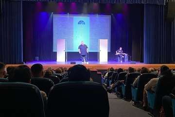 Iván El Bastonero presentó en Telde el espectáculo 'Por la puerta grande' (Foto TA)